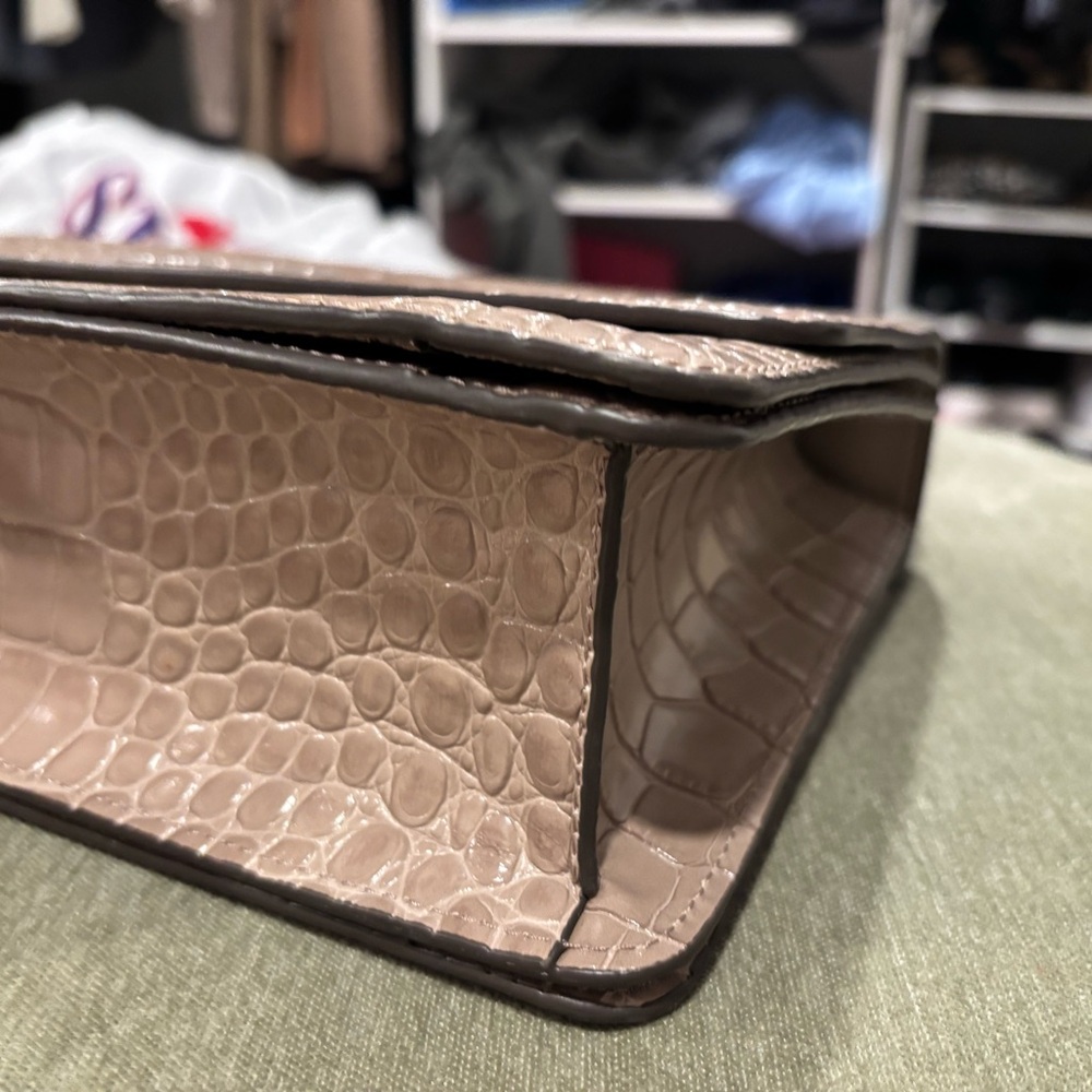Tory Burch Tan Croc-Embossed Shoulder Bag - Picture 5 of 10